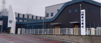 윤인호 첫 작품 메디쎄이에 쏠린 눈