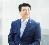 [상조회사 열전] [보람상조] 최철홍 회장 중심 가족 경영…승계 시나리오는