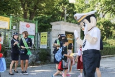 용인서부경찰서, 동천초교에서 어린이 교통안전 캠페인 실시