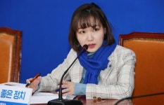 홍정민 민주당 고양시병 후보, 시민단체와 설전(舌戰)
