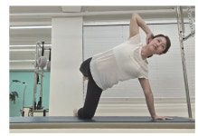 [김도연의 골프 필라테스] 비거리 향상 위한 전신 근력 매트 필라테스 SIDE KICK KNEELING