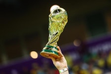 중계권으로 돈버는 FIFA, 월드컵 우승팀 상금은 얼마?