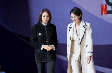퀸메이커, 김희애 특급 패션 정보