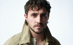 폴 메스칼의 유명세, 사랑, 짧은 반바지