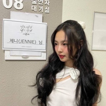 ‘더 시즌즈’ 새 MC 맞이, 역대 화제의 무대는?