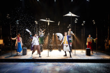 정동극장, 전통 연희를 바탕으로 한 뮤지컬 판 공연