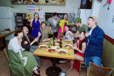 어제의 땅 위에서 오늘을 찾다, 연극 공주(孔主)들