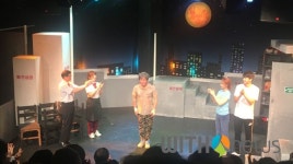 [리뷰] 화려하지 않아도 충분한 존재의 의미. 연극 옥상 위 달빛이 머무는 자리