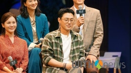 [영상] 배우 최영준, "고급스럽고 재미있고 밉지 않은 것이 매력인 작품" 연극 