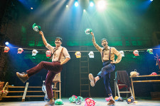 [리뷰] 두 배우의 열정과 에너지로 가득 채우는 무대의 힘, 뮤지컬 구텐버그