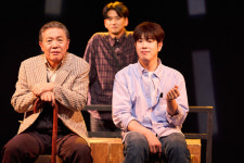 [리뷰] 삶을 이야기하는 한 편의 수필, 연극 나와 할아버지