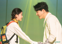 [리뷰] 함께였기에 반짝이던 순간들. 뮤지컬 ‘긴긴밤’