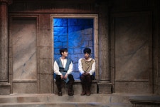 [리뷰] 전쟁과 인간다움, 그리고 사랑. 연극 이올라오스