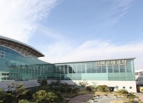  김해공항 면세점 입찰에 7개사 관심 