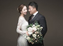  결혼 이어 임신까지 민영원 함박웃음... 압도적 존재감 남다른 비율 
