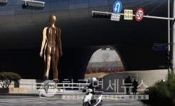 또 최다 1097명, 누적 5만 주문진 숙이매운탕-홍천 문득그꽃 남면 영외PX-당진 고대면 하나로마트-여주 엘루살렘교회 희망의집-경주... 