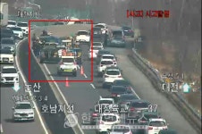 [속보] 호남지선 대전방향 서대전분기점 1차로 사고발생...정체꼬리 끝도없어