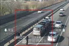 [속보] 서해안고속도로 서울방향 서김제 부근 1차로 4중연쇄 추돌사고 발생...추가 후미추돌 주의