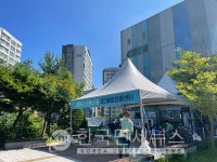 必검진 세이브존 화정점 - NC백화점 불광점 서북부 쇼핑센터 비상-대구 꽃동네노래-광주 상무나이트 등 [코로나19, 17일]