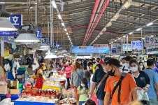 [속보] 국내 1318명 발생-여수 관내 초중고 38명 必검진→금일하나로, 함평농협장례식장, 대구 향촌사우나, 강릉 중앙시장, 전주 세자매 등... 