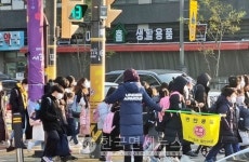 기로-계룡 3명, 안양 57명, 양산 32명, 거제 18명 등 확진-必검진→양산 해천女탕, 구례 강변, 함평 대흥·선미·향토식당, 포항세명기독병원, 의성... 