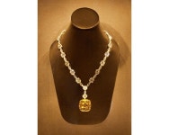 128.54캐럿 옐로우 다이아몬드