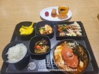 맛있는 제주만들기 식당주, 신라호텔 직원들에 특식 제공…돈독한 온정 나눠