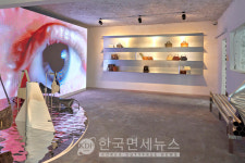 쿠론, 뉴 클래식· 뉴트렌드 스타일의 23FW 프레젠테이션 진행
