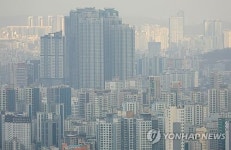 올해 거래된 서울 아파트 평균 월세 100만원 넘어…용산구, 208만원으로 가장 높아