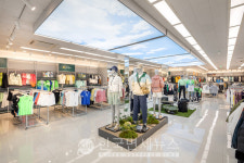 코오롱FnC, 직영 할인점 코오롱세이브프라자 일산점 오픈