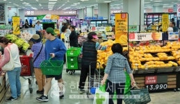롯데마트 의왕점, 체류형 매장 리뉴얼... 냉장∙냉동 식품 50% 확대