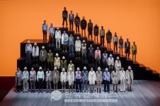 차은우·투모로우바이투게더, 디올 25 여름 컬렉션 쇼에 참석