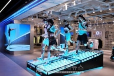 롯데百, 스포츠&레저관 리뉴얼 오픈...강북 최대 스포츠 성지로