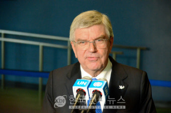 IOC 위원장, 尹대통령에게 직접 전화해 