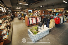 블랙야크, 복합공간 베이스캠프 청계산점 오픈