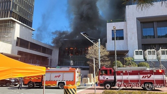 부산 반얀트리 호텔 화재, 6명 사망 27명 다친 사고 원인 조사 집중