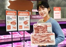 홈플러스, 삼겹살 100g당 단돈 790원...돼지런히 달려가세요