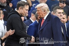 트럼프측, 머스크에게 회사 경영에 집중하라...테슬라 ETF도 출시 연기