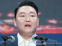 경찰, 수면제 대리수령 싸이 소속사 등 압수수색... 이번엔 싸이?