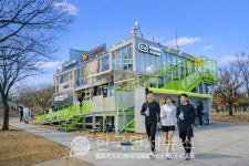 CU, 여의도에 러닝 스테이션 1호점… 편의점의 진화