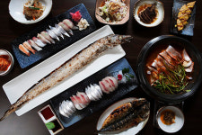 제갈양 / 제주 한림 갈치요리 전문점 : 제주산 은갈치·흑돼지·생선회를 함께 맛보다
