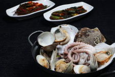 인천 송도 트리플스트리트 맛집/ ‘가온(加溫) 칼국수’, 시원한 손칼국수와 매콤하고 푸짐한 해물찜