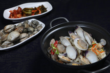<주말엔 뭘먹지?> 인천 송도 트리플스트리트 맛집/ ‘가온(加溫) 칼국수’의 ‘백합칼국수와 해물찜’,