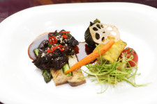 Photo News / 2020 한우요리경연대회,  유정민 참가자의 작품 명이나물쌈밥, 우든찜