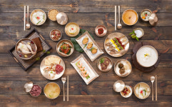 한쿡스 유기에 담아낸 음식, ‘맛과 멋’ 동시에 취하다.