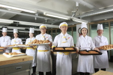 제과제빵학교 한호전, 4년제 학사 과정인 호텔베이커리&카페경영학과 과정을 운영