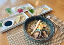 THE WE, 여름 건강식 ‘송이 전복 갈비탕 정식’ 선봬