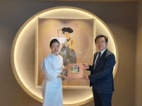 한식진흥원, ‘2022년 해외 우수 한식당’ 8곳에 지정서 및 상패 증정