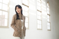 올포유,  배우 김소연이 선택한 올포유 ‘온리-폴 점퍼’ 벌써부터 여성 고객층에 인기