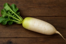 [식생활 건강노트] 겨울 땅이 길러낸 흰 뿌리, ‘무’의 재발견